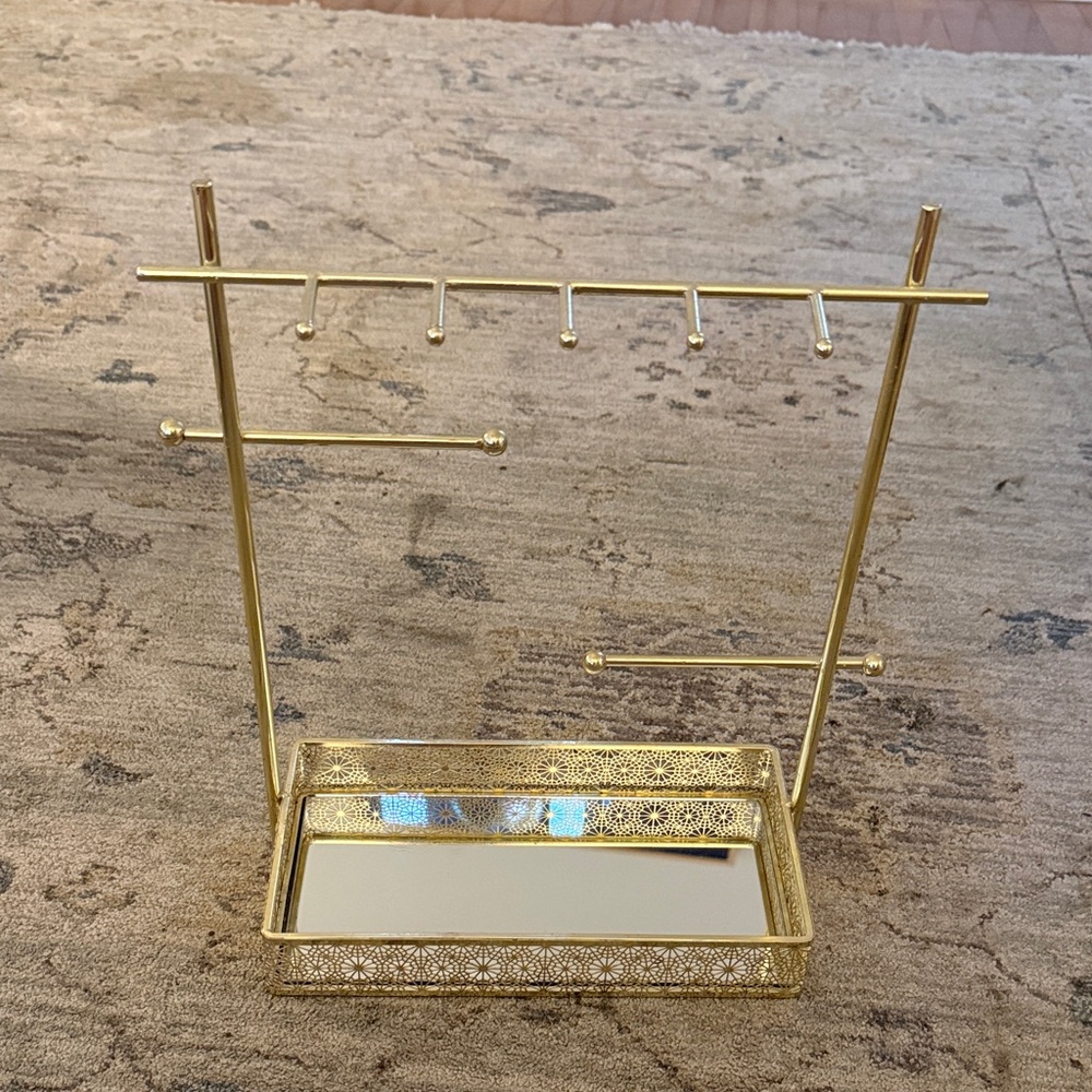 Elegant Gold Jewelry Organizer Stand
